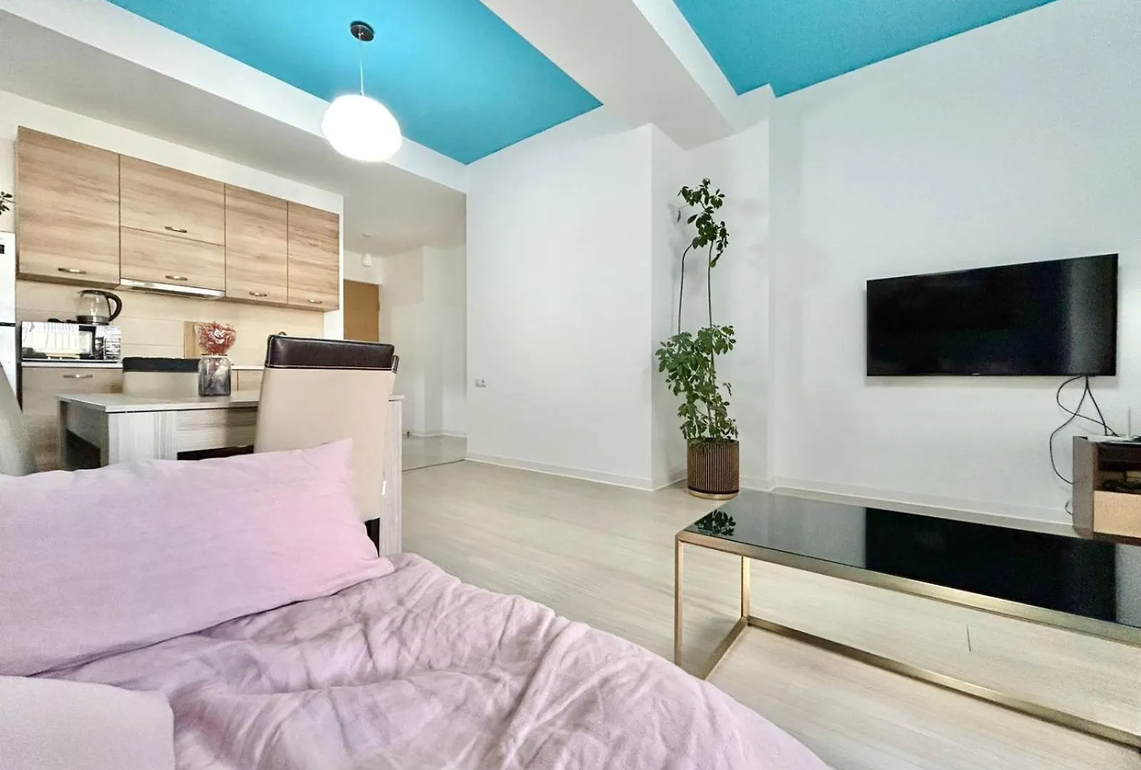 City Center- Vake Park - 1Br Apartment Tbilisi