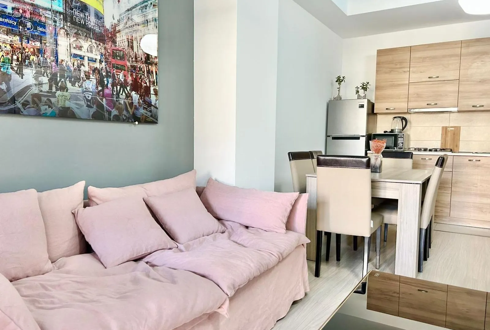 City Center- Vake Park - 1Br Apartment Tbilisi Georgia