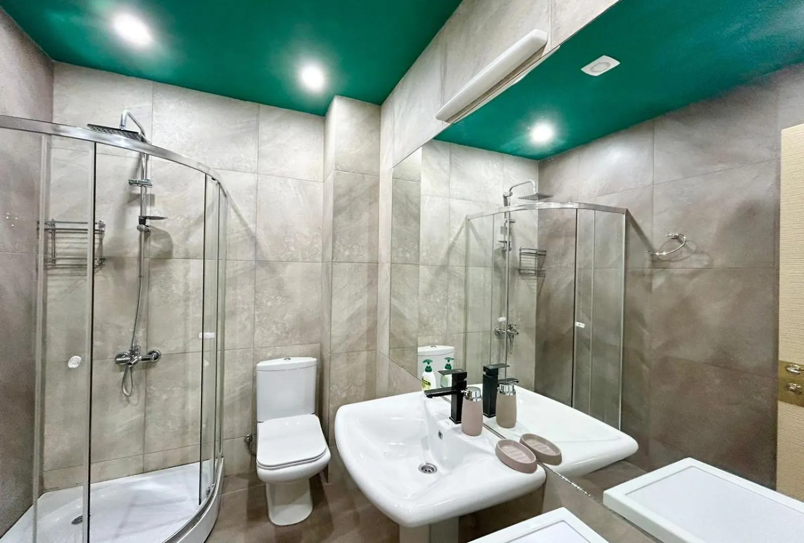City Center- Vake Park - 1Br Apartment Tbilisi